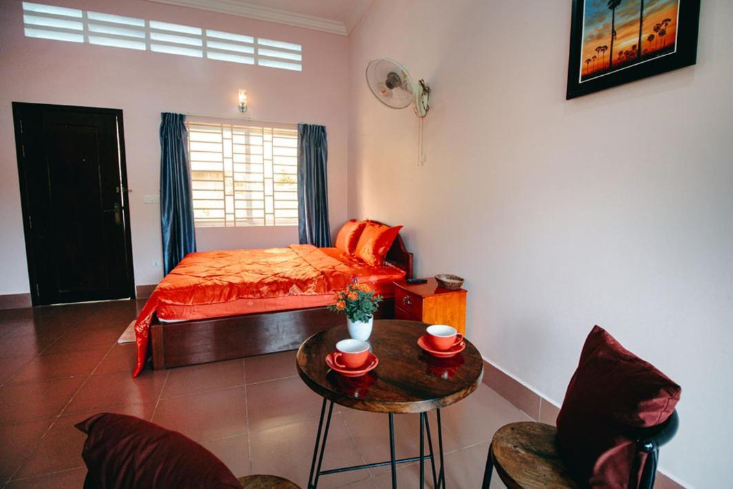 Lea'S Guesthouse And Restaurant Kampot Extérieur photo