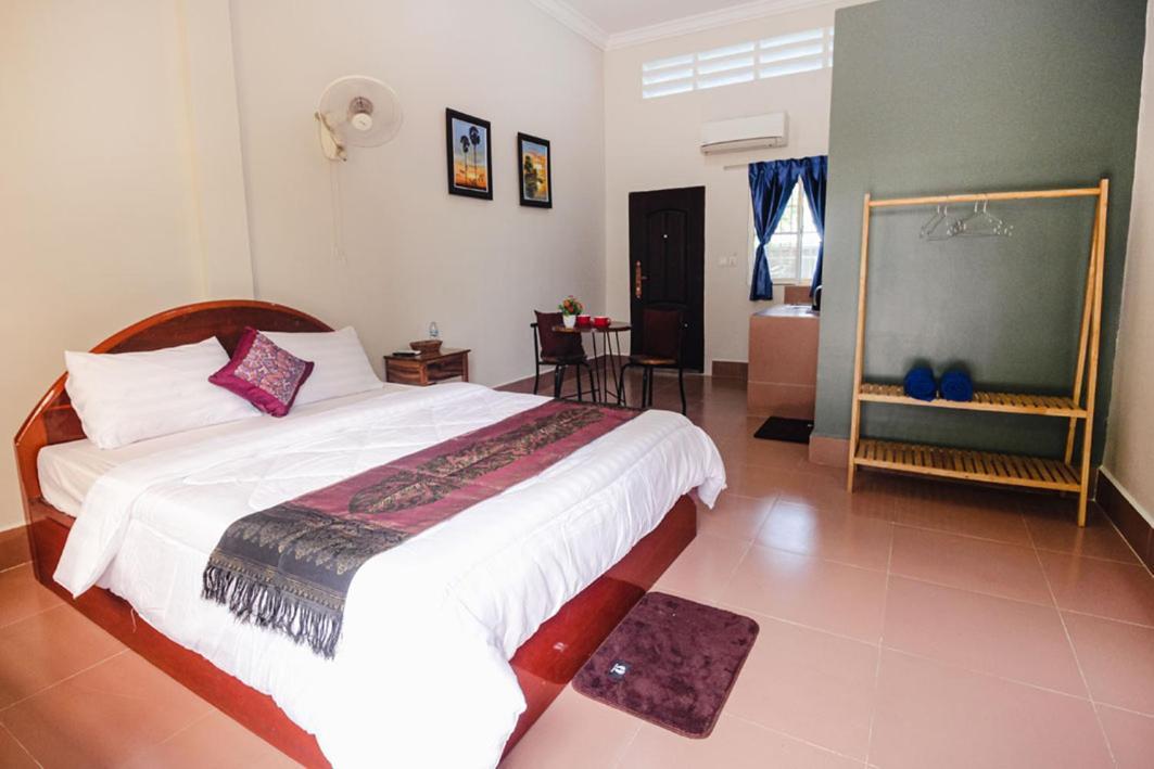Lea'S Guesthouse And Restaurant Kampot Extérieur photo