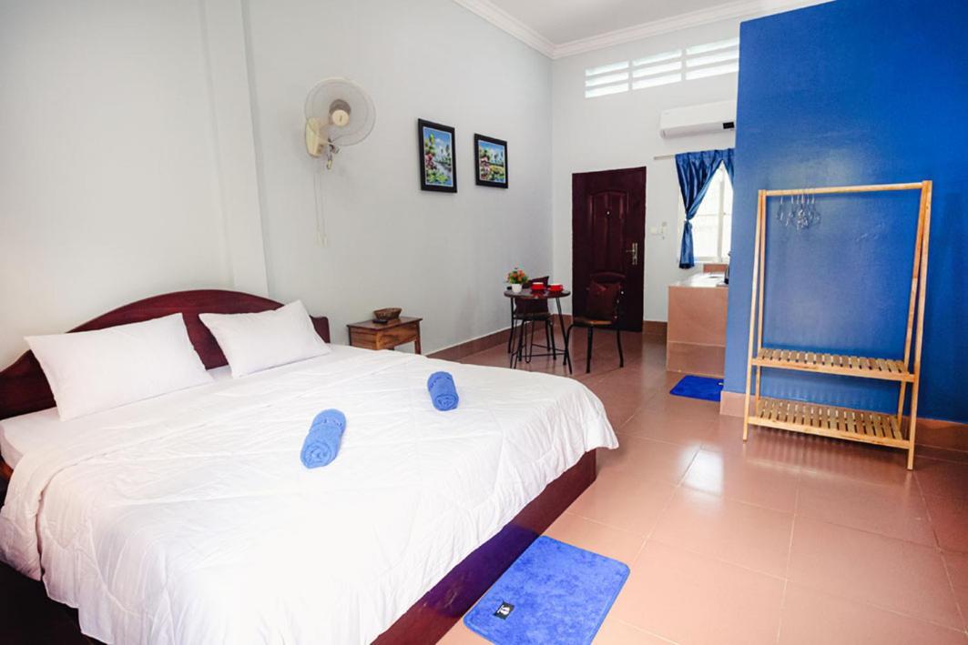 Lea'S Guesthouse And Restaurant Kampot Extérieur photo