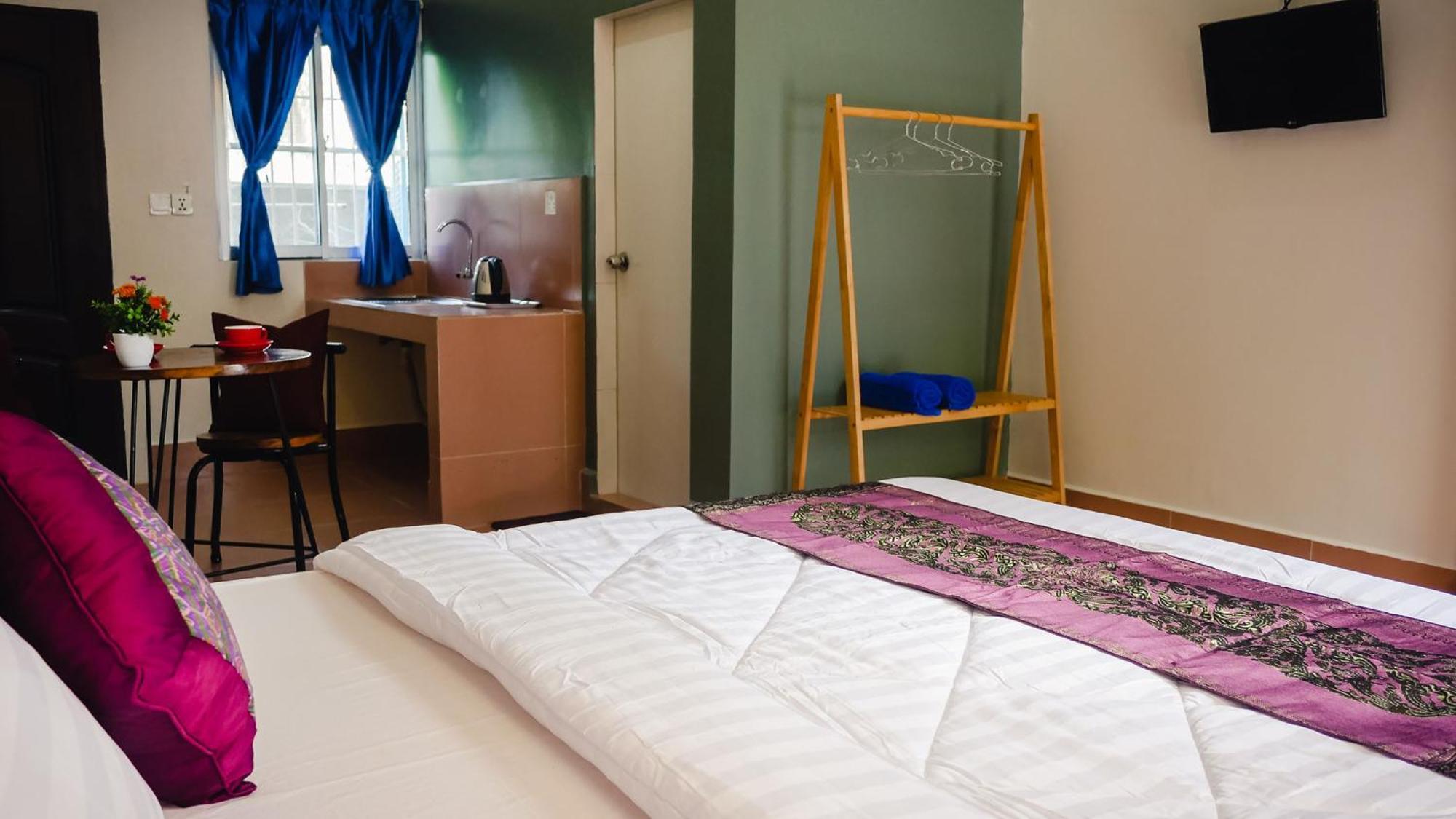 Lea'S Guesthouse And Restaurant Kampot Extérieur photo