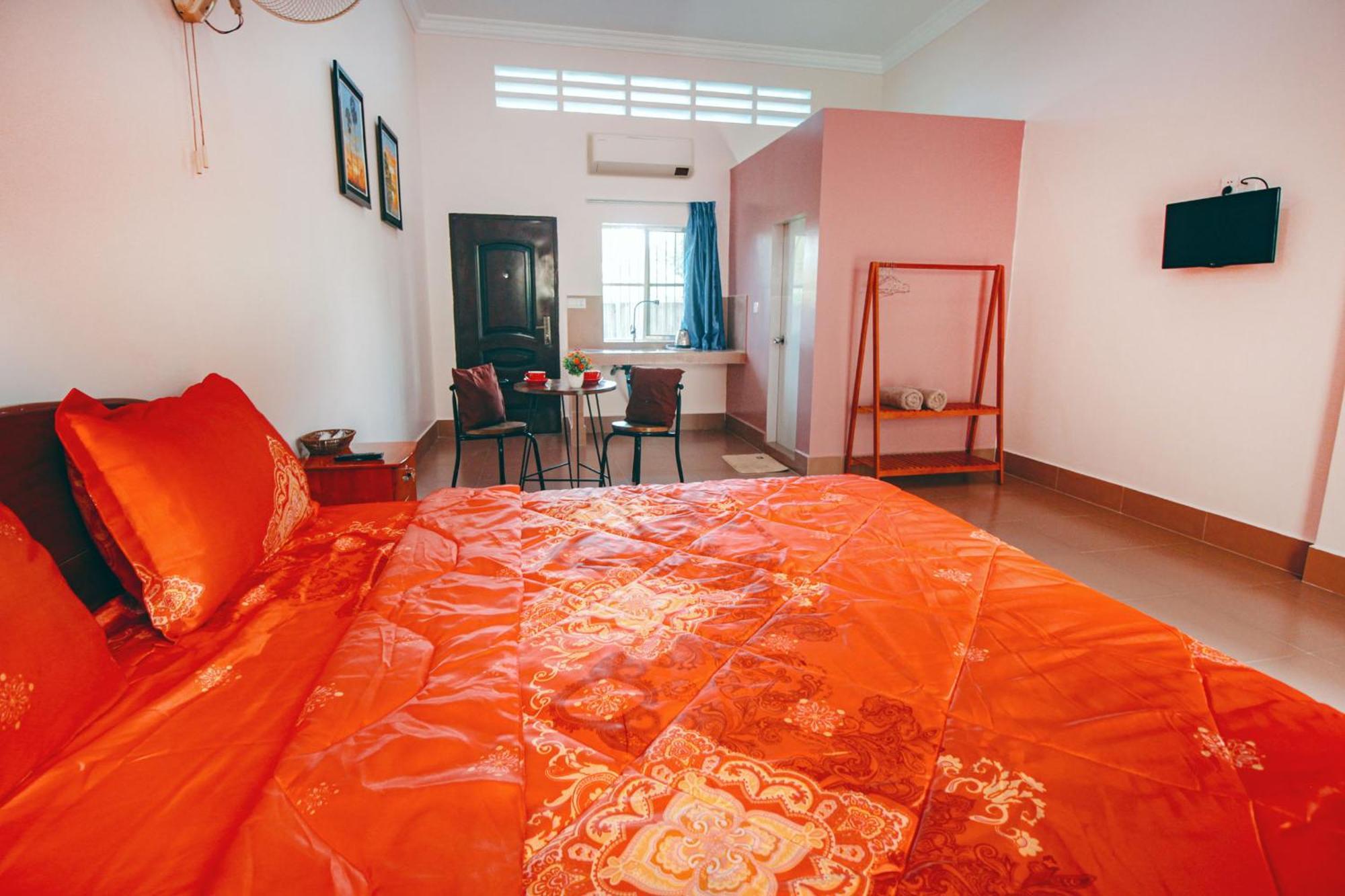 Lea'S Guesthouse And Restaurant Kampot Extérieur photo