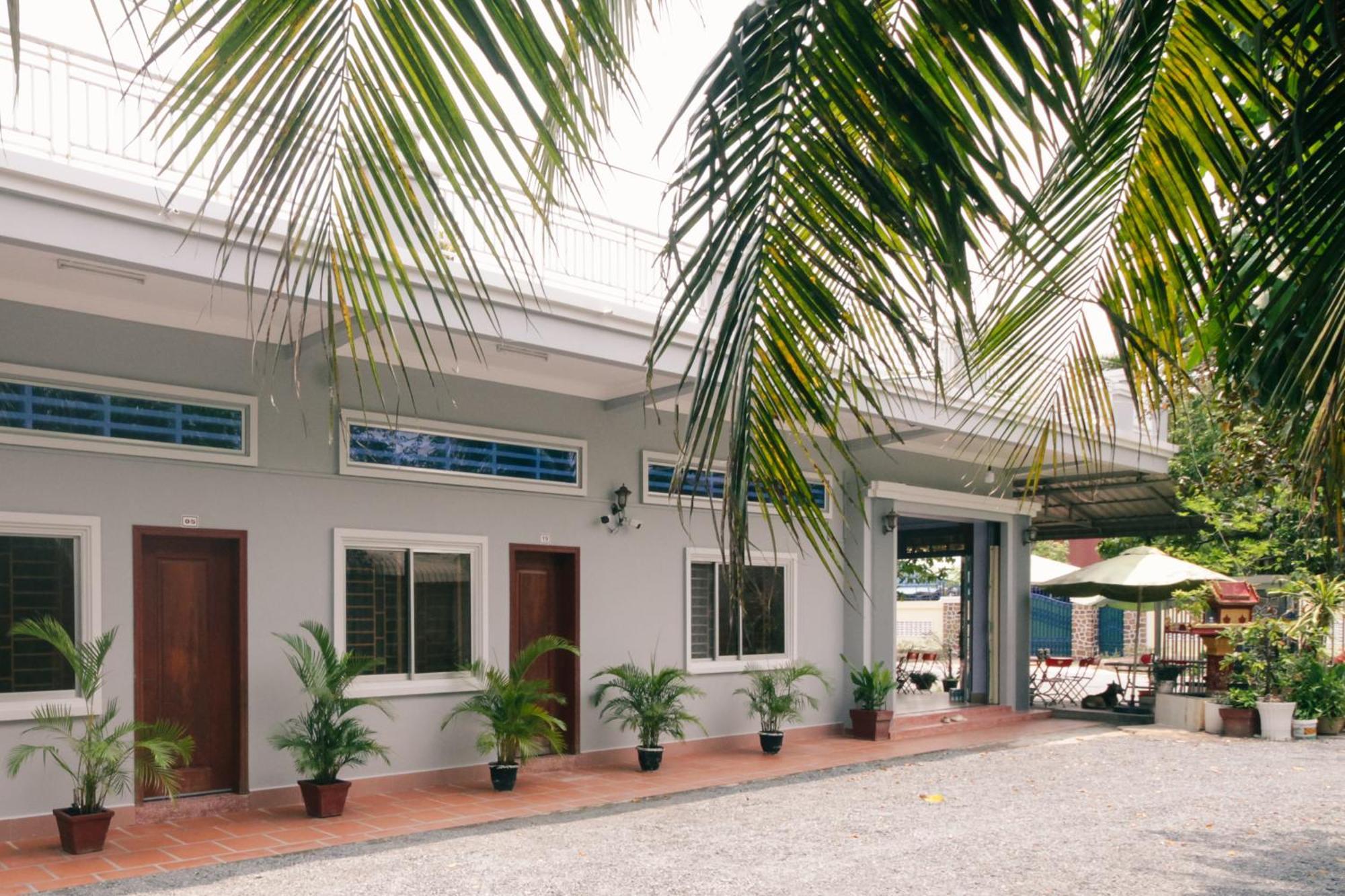 Lea'S Guesthouse And Restaurant Kampot Extérieur photo
